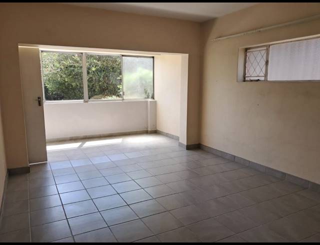 3 BEDROOM APARTMENT FOR SALE IN FLORIDA HILLS